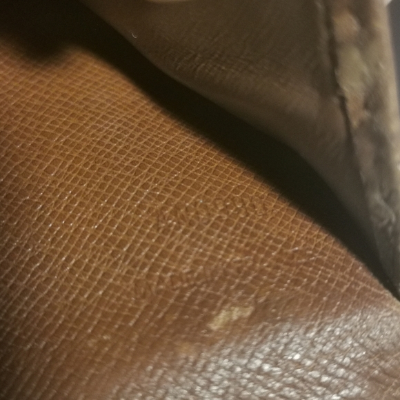 (sold off pm)100% Authentic LV Long Wallet - Picture 10 of 14